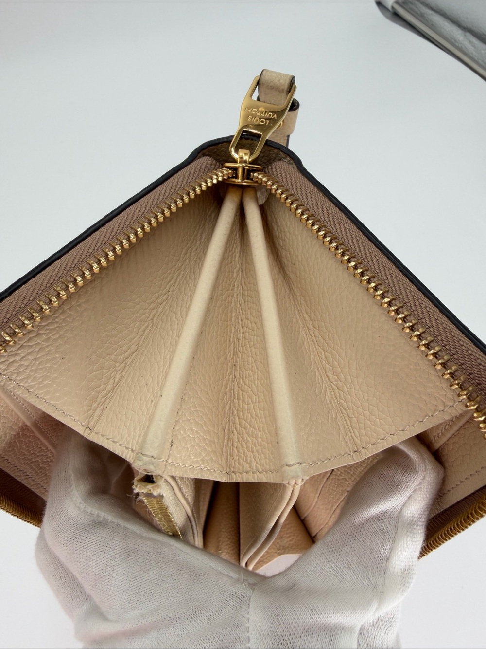 Louis Vuitton Bi Color Empriente Zippy Wallet Cream/Mauve Full Set w/Entrupy COA - Picture 5 of 16
